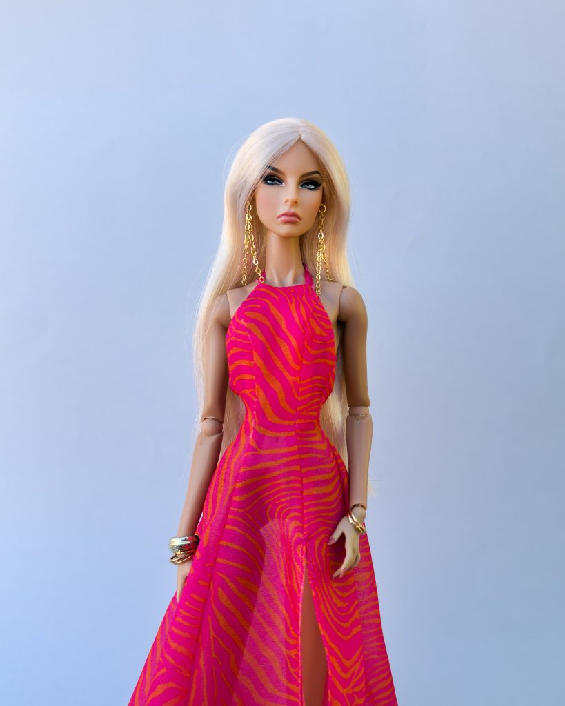 couture-flame-side-view-fashion-royalty Side profile of Couture Flame couture gown on fashion doll