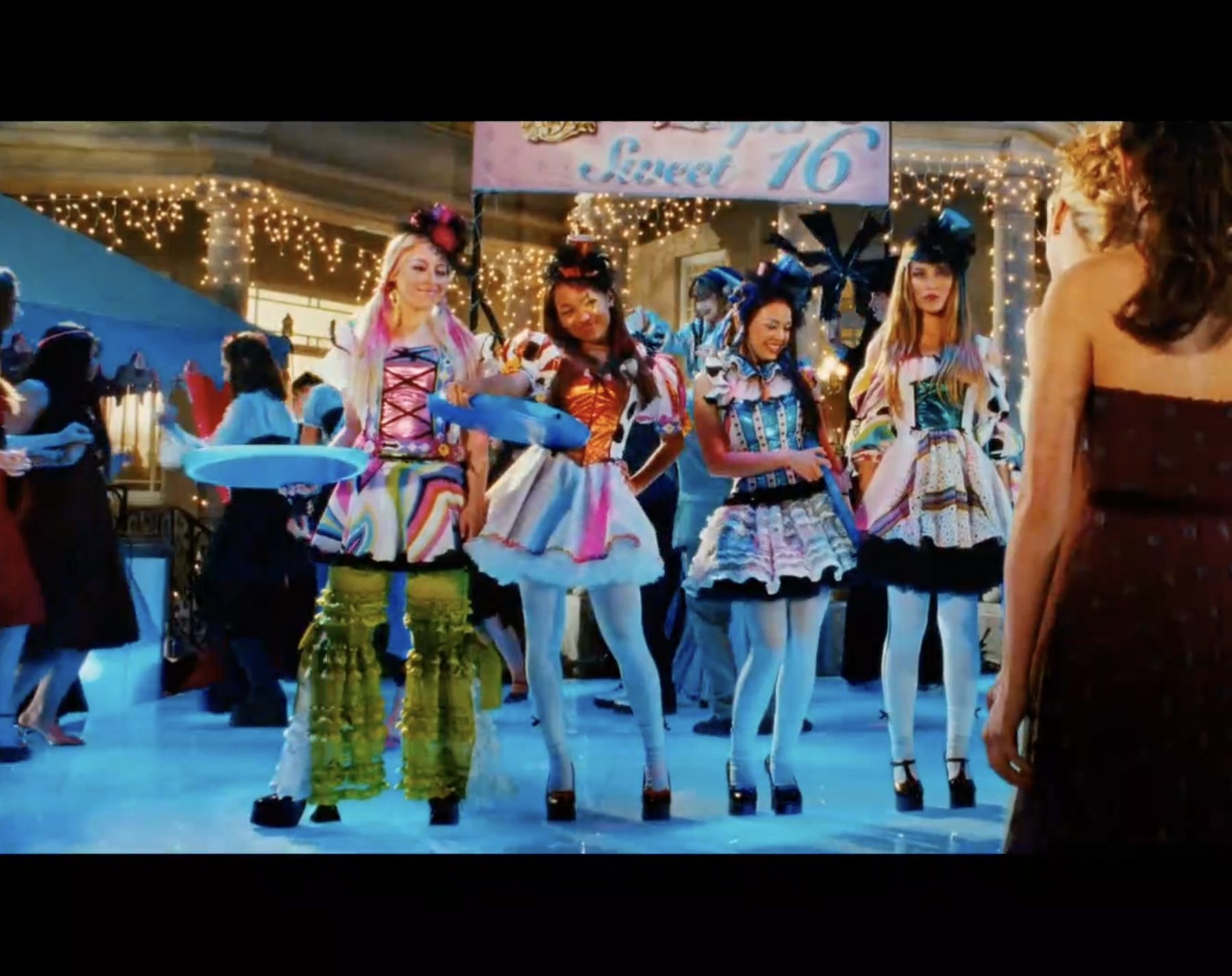 Escena de Bratz The Movie en la fiesta Sweet 16 de Meredith, referencia visual para las muñecas Bratz OOAK de Simpsondollz.