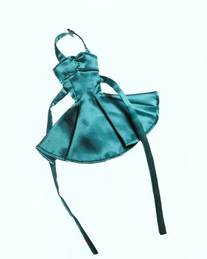 Vestido Resort turquesa artesanal para muñeca, vista frontal